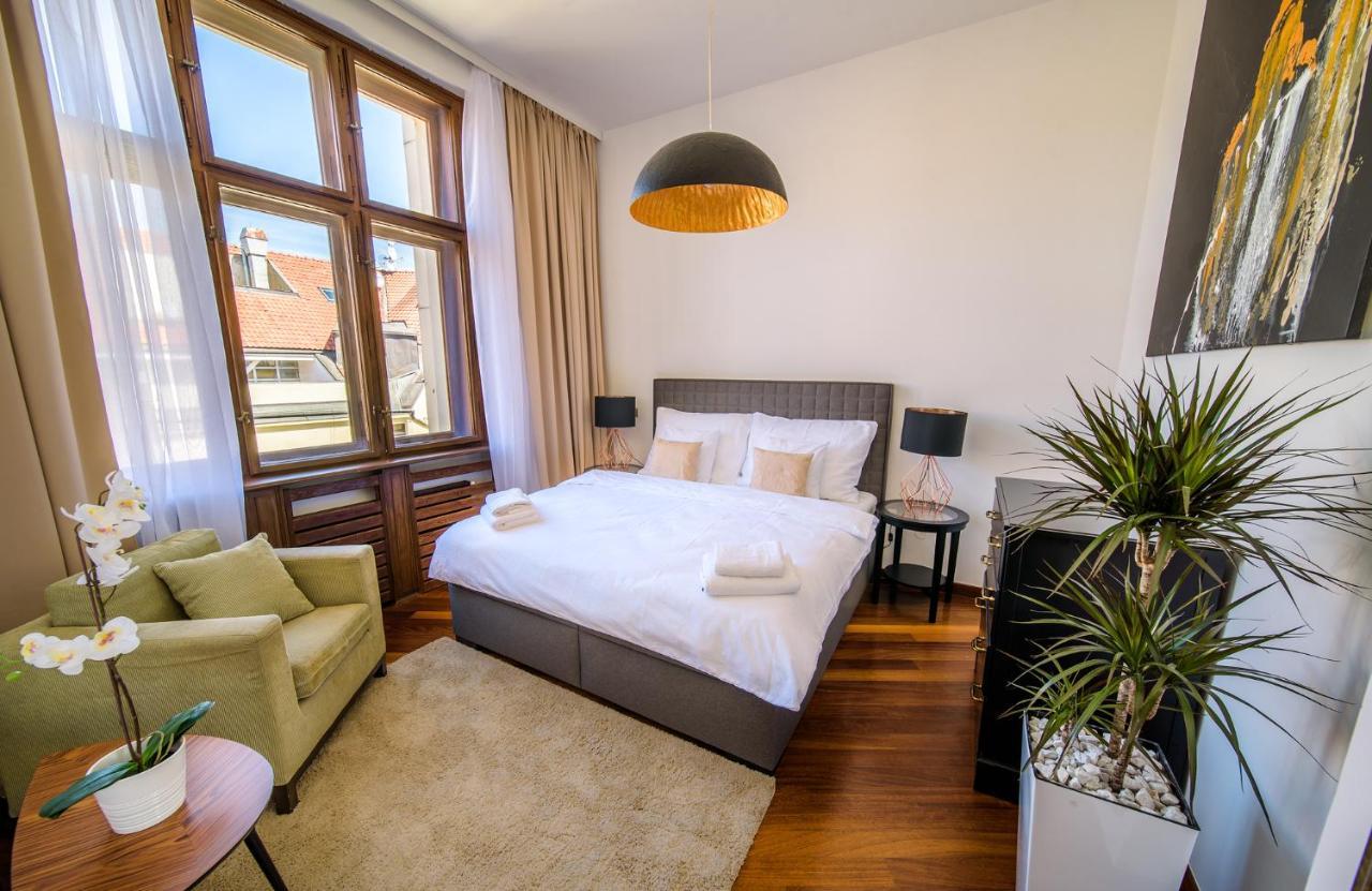 Apartment Triplex Kings In Old Town Prag