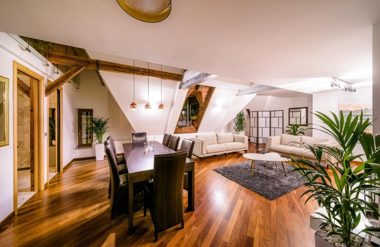 Apartment Triplex Kings In Old Town Prag